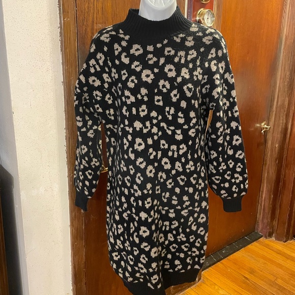 Old Navy sweater dress - Picture 1 of 5